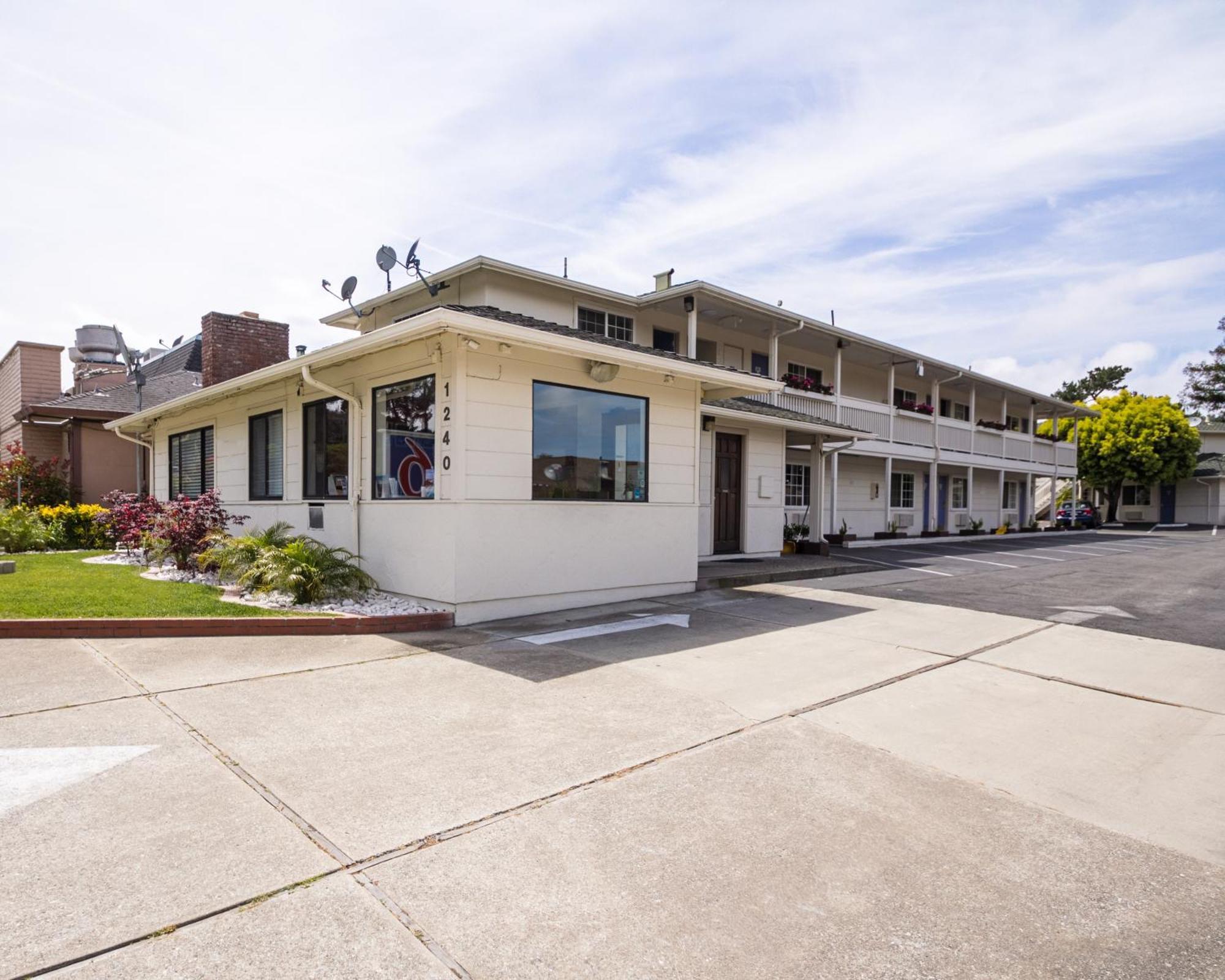 Fisherman'S Cove Inn Monterey Bagian luar foto