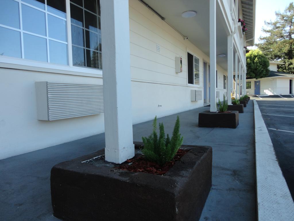 Fisherman'S Cove Inn Monterey Bagian luar foto