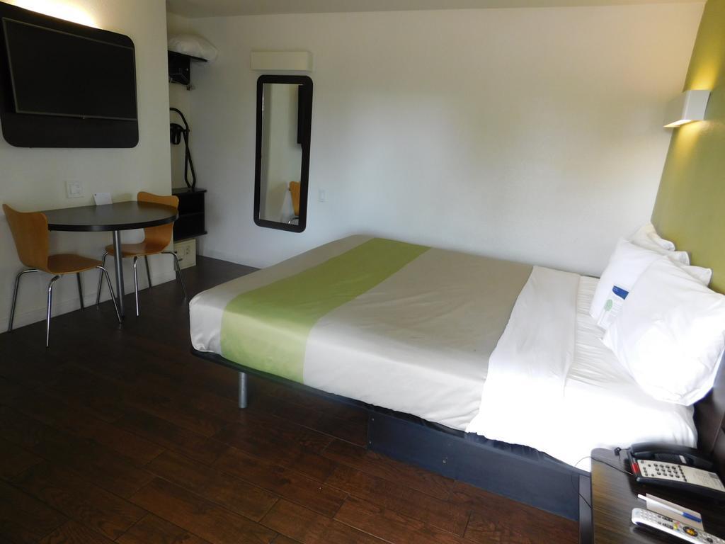 Fisherman'S Cove Inn Monterey Bagian luar foto