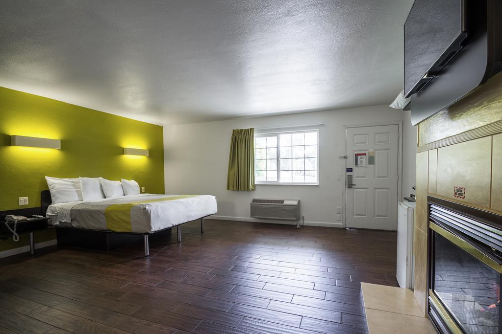 Fisherman'S Cove Inn Monterey Bagian luar foto