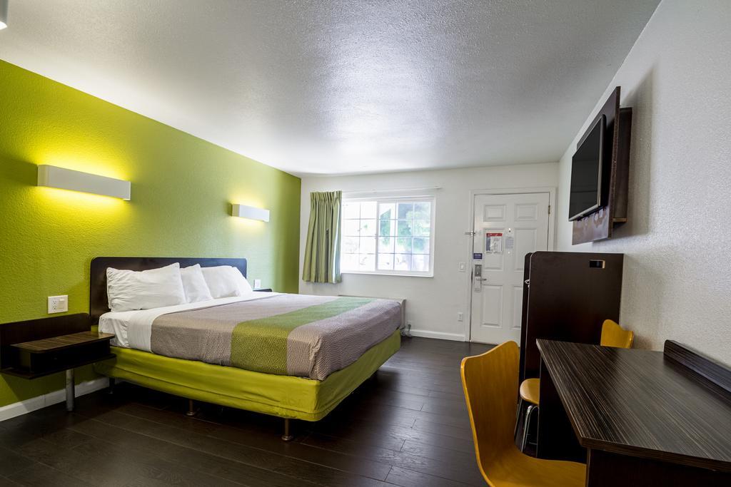 Fisherman'S Cove Inn Monterey Bagian luar foto