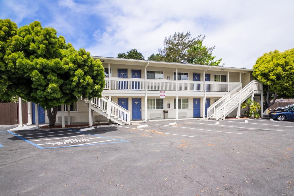Fisherman'S Cove Inn Monterey Bagian luar foto